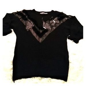 Sweater. Design with fur. Sz ( M )